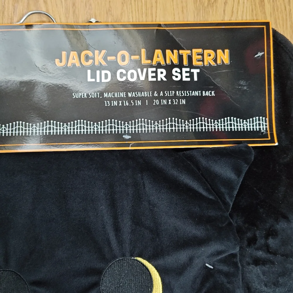 Jack-o'-lantern Black Cat Toilet Lid Cover & Bath Mat Rug SET